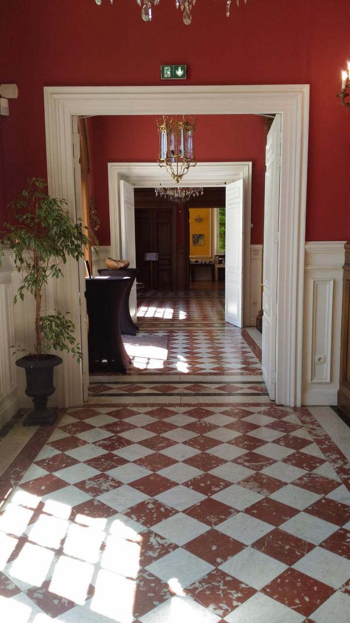 贝尔梅斯尼尔城堡酒店 圣但尼勒蒂布 外观 照片